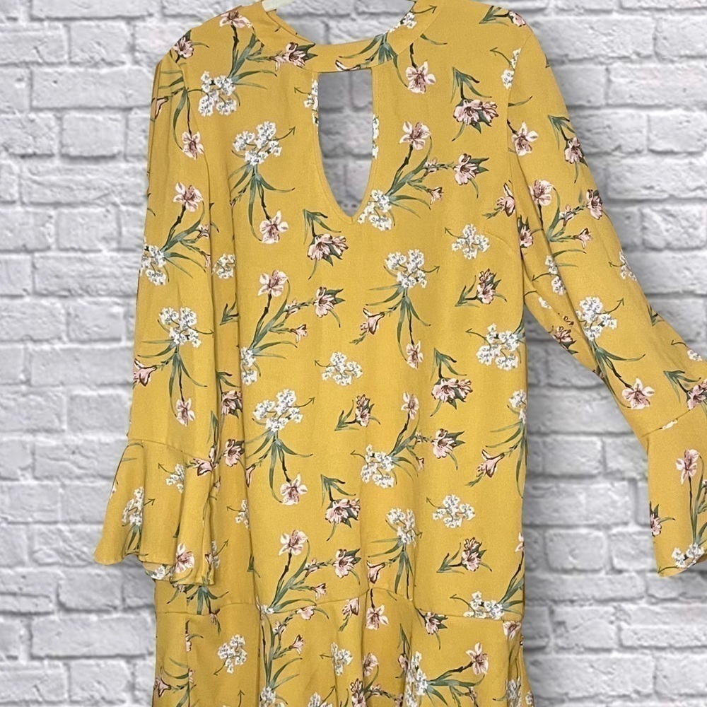 Xhilaration Floral Shift Mini Dress - Picture 2 of 6